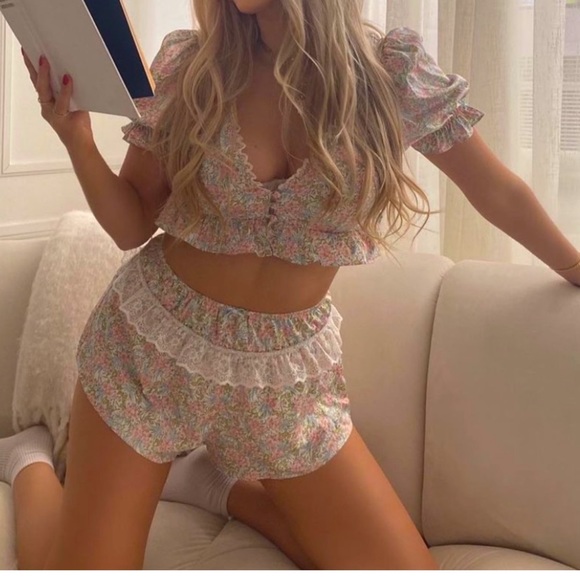 2 piece set Farrah for love and lemons 🍋 - Picture 7 of 15